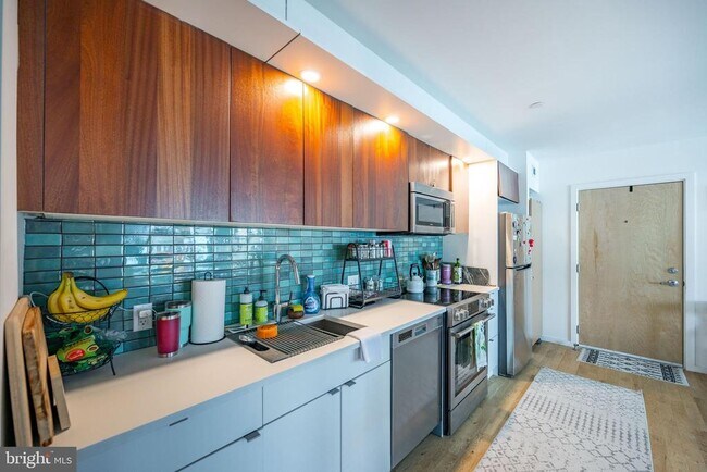 Building Photo - 152 W Laurel St