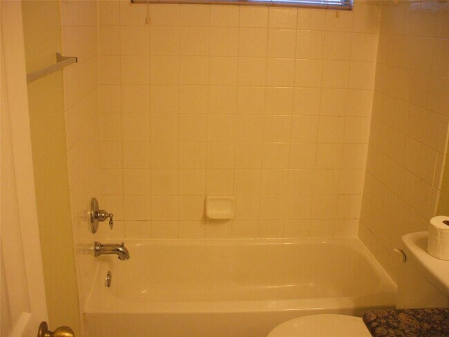 Building Photo - 2408 Wilma Rudolph Rd