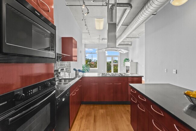 Building Photo - 3820 Roswell Rd NE