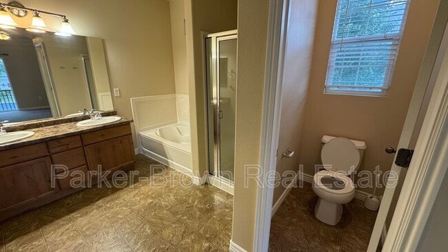 Building Photo - 61 S Clayton Ct