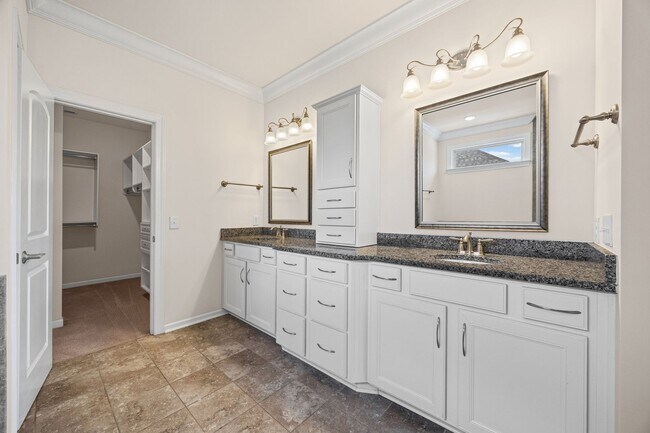 Building Photo - Stunning 4 bedrm, 3.5 Bath home in Chapel Cove of South Charlotte!