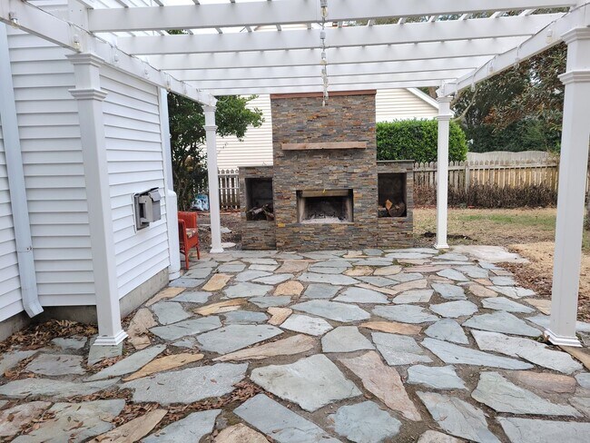 Building Photo - Stunning four bedroom in Charleston National on large lot - Mt. Pleasant