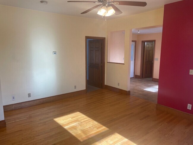 Building Photo - 21 Court St