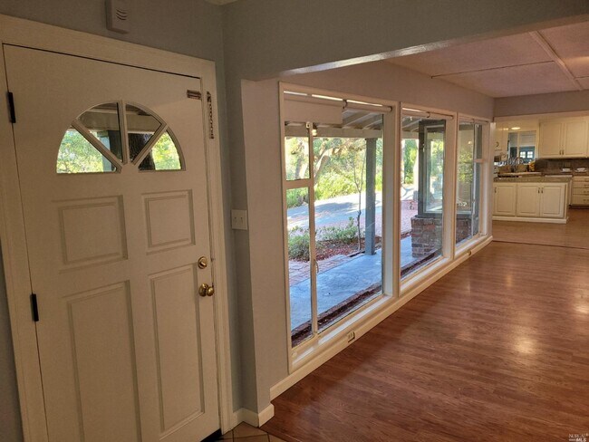 Building Photo - 848 Acalanes Rd