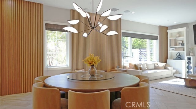 Building Photo - 80 Thrush