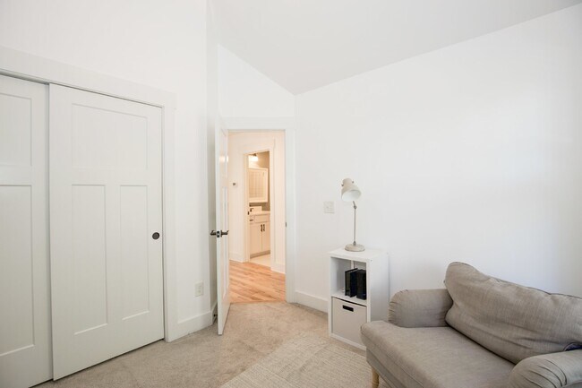 Building Photo - Charming Cottage in DOWNTOWN Southern Pines