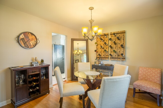 Building Photo - 4311 Kinloch Rd