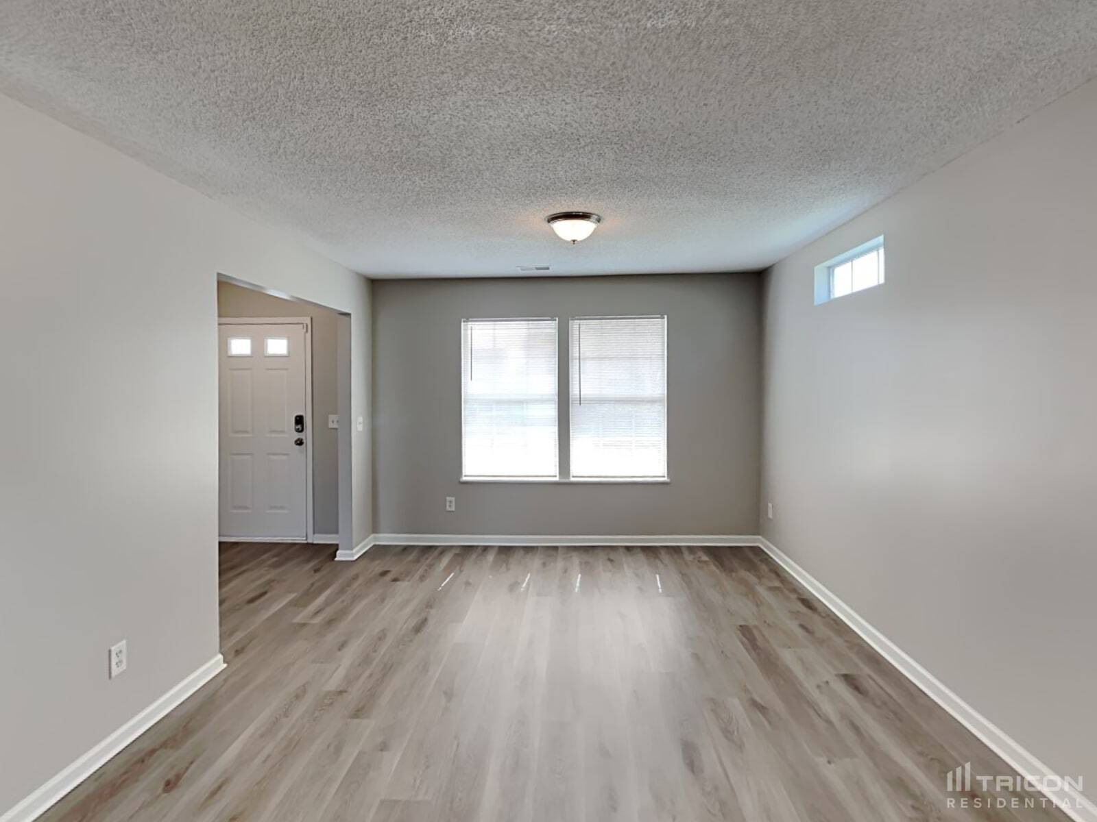 Building Photo - 204 Fox Grove Cir