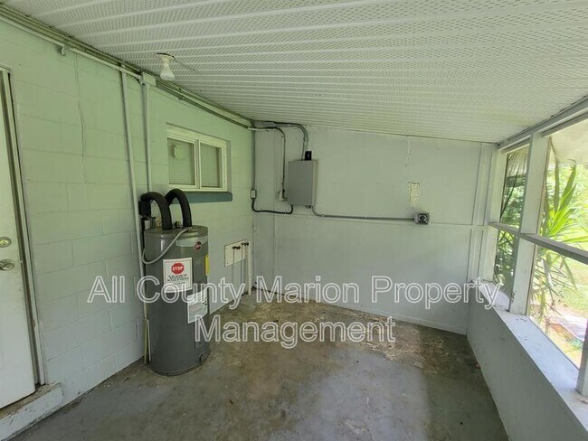 Building Photo - 2108 NE 3rd St