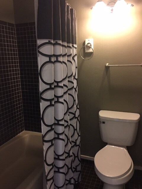 Building Photo - 31 E Center St