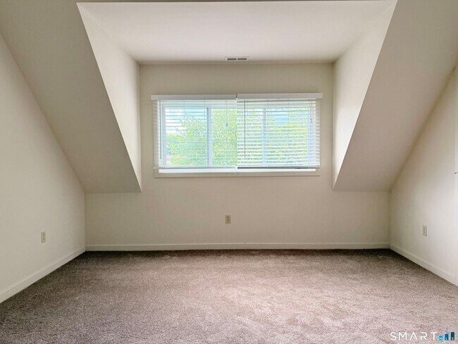 Building Photo - 132 Montoya Dr