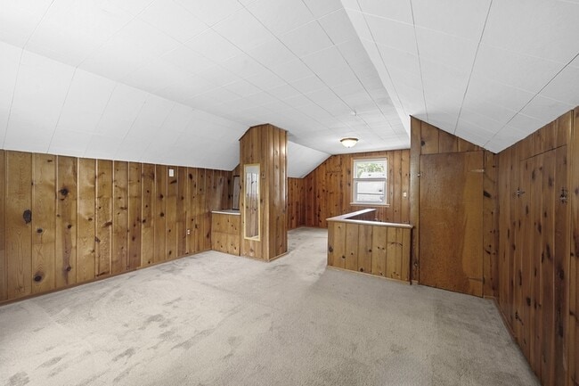Building Photo - 2226 E Farnum Ave