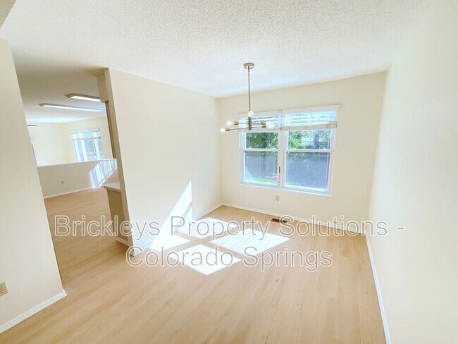 Building Photo - 7993 Scarborough Dr