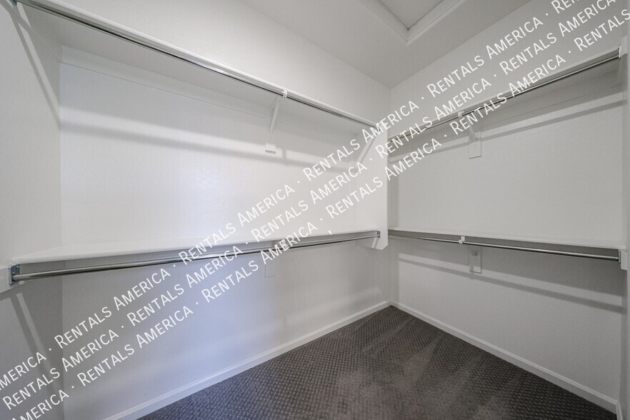 Building Photo - 1857 W 22nd Ave