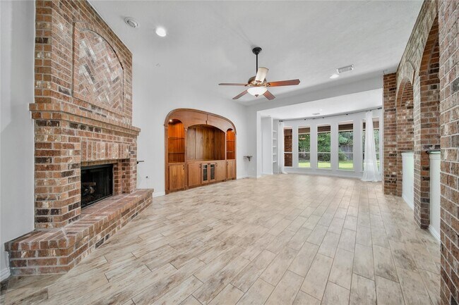 Building Photo - 14 Beauty Bower Pl