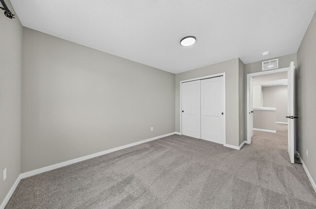 Building Photo - 466 Indian Grass St