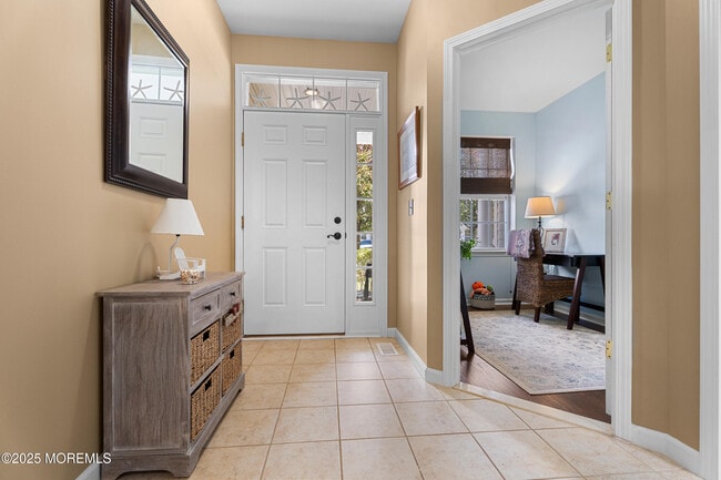 Building Photo - 254 Hawthorne Ln