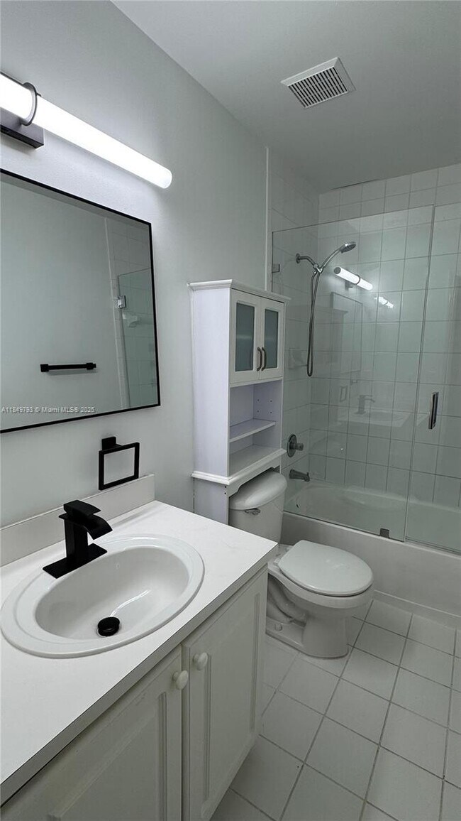 Building Photo - 1270 W 42nd St