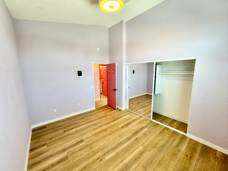 Building Photo - 4377 Wilson Ave