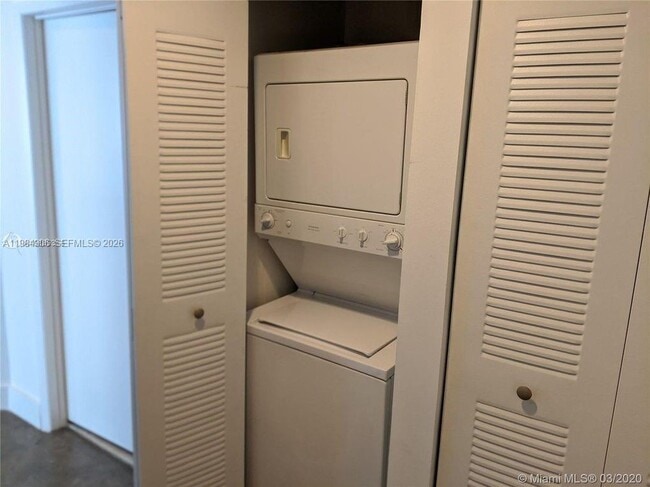 Building Photo - 133 NE 2nd Ave