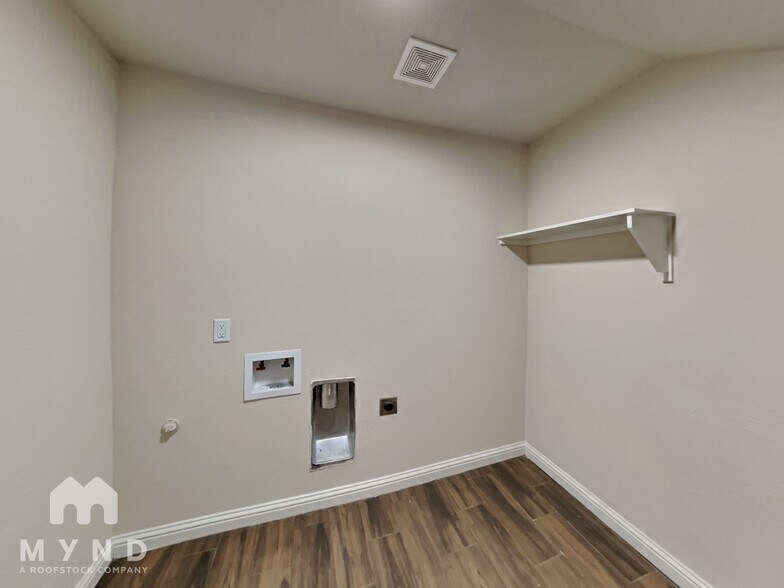 Building Photo - 710 Rolling Terrace Cir