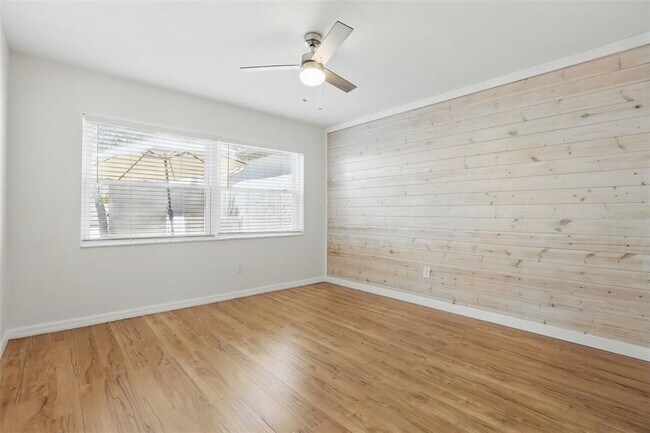 Building Photo - 449 Meadowood Blvd