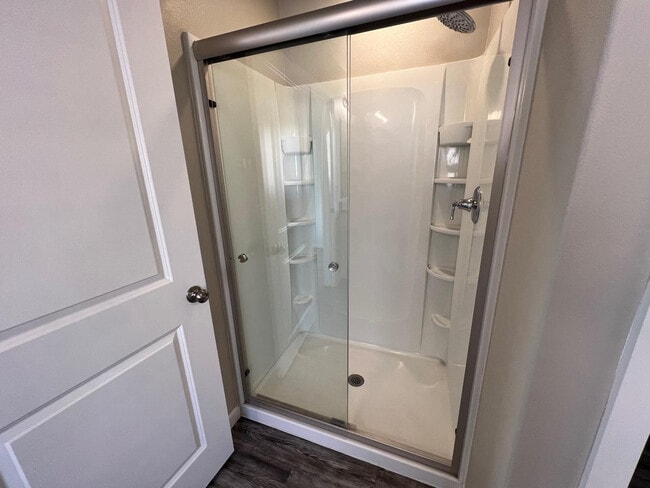 Building Photo - 2018 Kenwood Ave