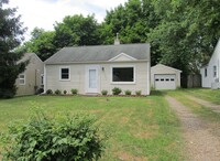 Building Photo - Two Bedroom Ranch in Westnedge Hill