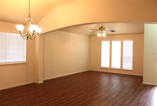 Building Photo - 16014 Clayton Green Dr