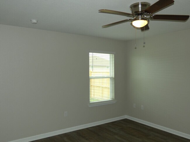 Building Photo - Modern 3-Bedroom Home - Cambria