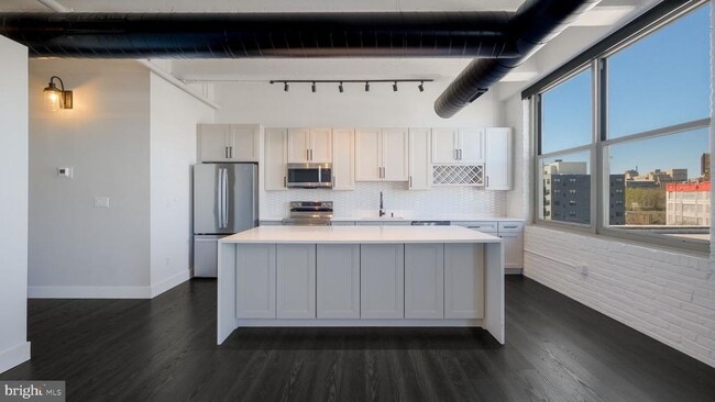 Building Photo - 444 N 4th St