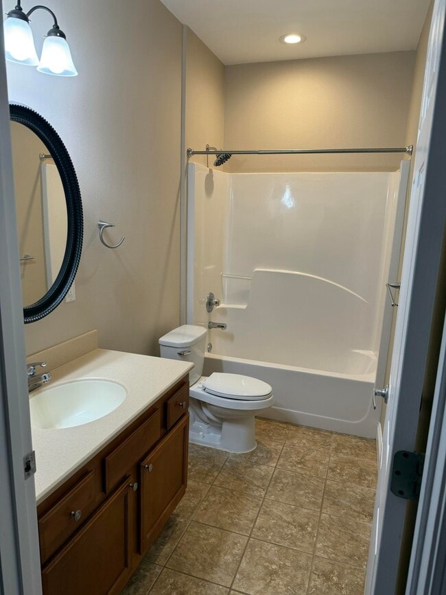 Building Photo - 129 Daisy Ln