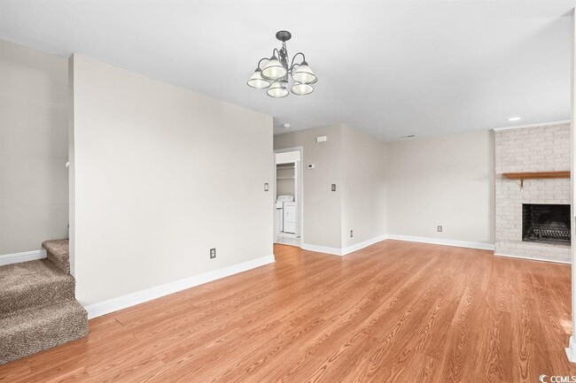 Building Photo - 6517 Valene Ct