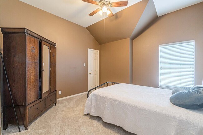 Building Photo - 115 Knights Cross Dr