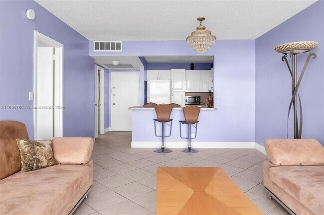 Building Photo - 2030 S Ocean Dr