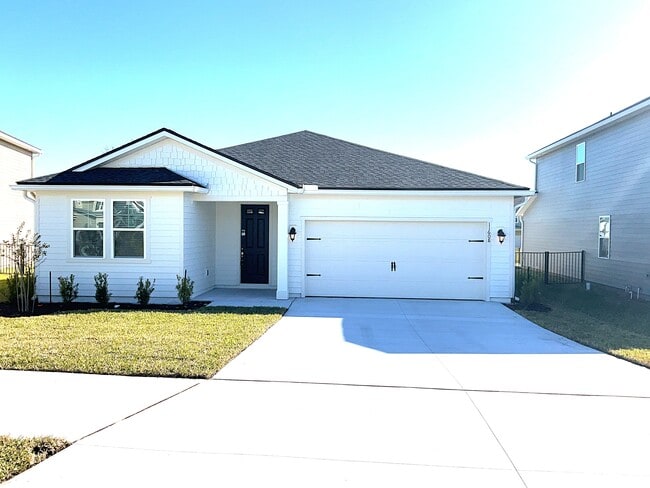 Building Photo - 11608 Hillside Dr