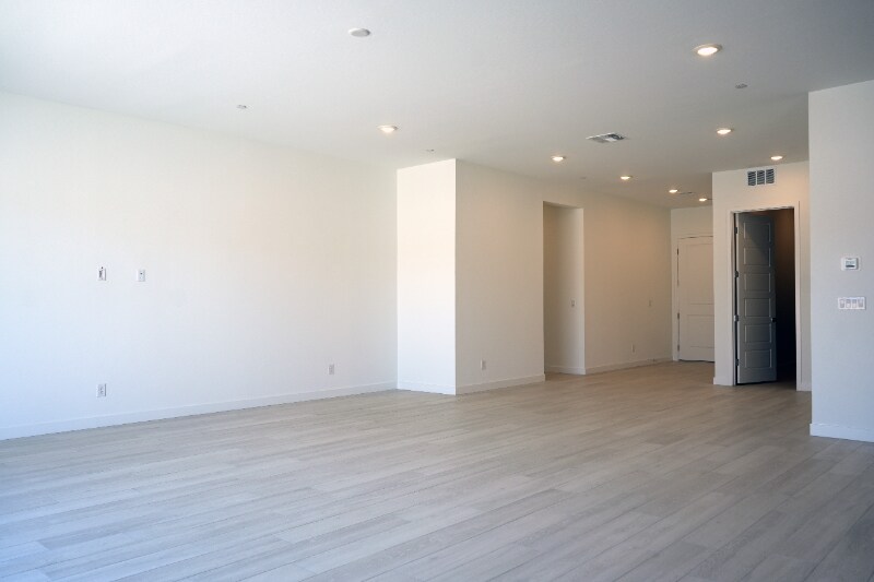 Building Photo - 9486 W Hammer Ln