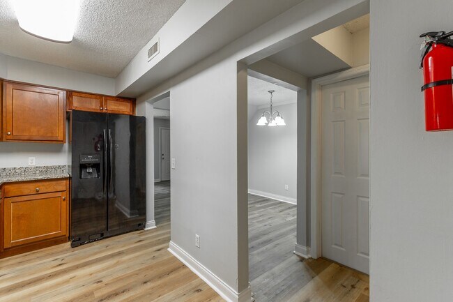Building Photo - 6874 Beulah Dr