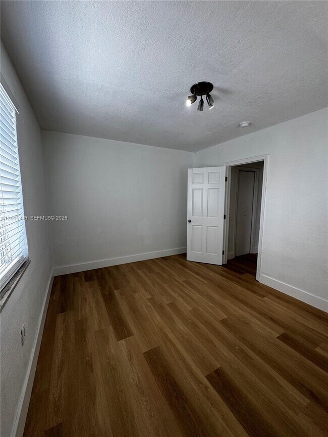 Building Photo - 7928 Harding Ave