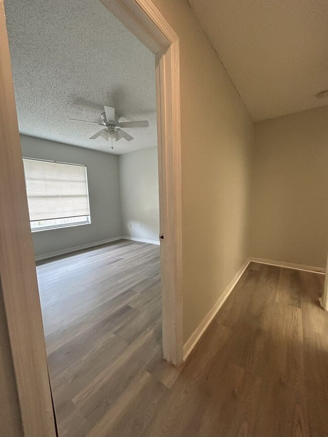 Building Photo - Dr. Phillips 4 Bedroom 2 Bathroom,