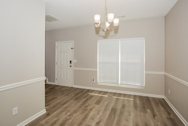 Building Photo - 5830 Dove Point Dr SW