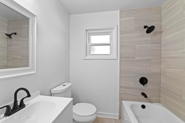 Building Photo - 2389 Hilly Rd