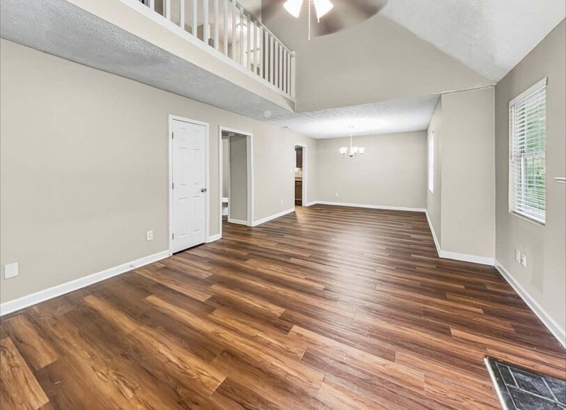 Building Photo - 6612 Crossing Creek Point