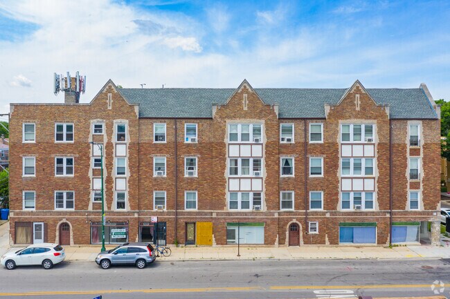 Building Photo - 2801 W Lunt Ave