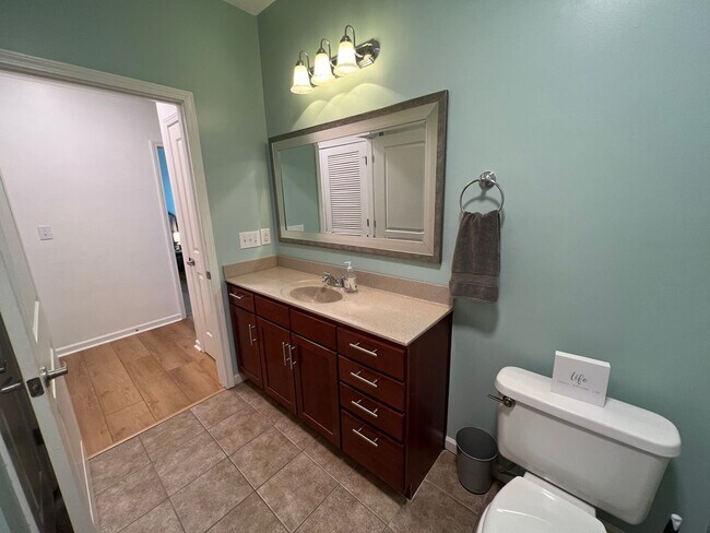 Building Photo - 2 Bedroom 2 Bathroom Condo at The Regatta ...