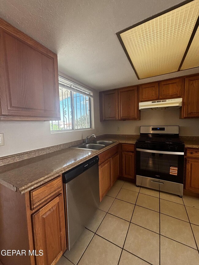 Building Photo - 4029 Edgar Park Ave