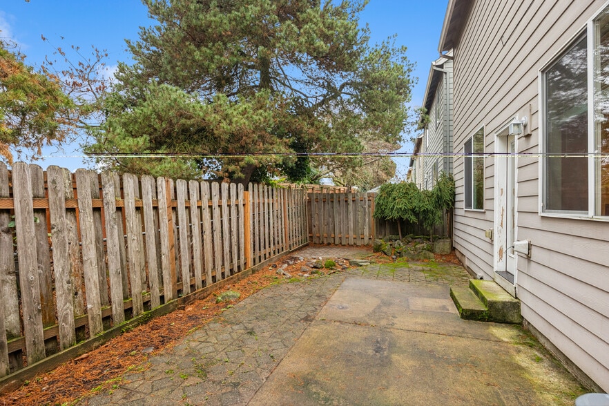 backyard - 325 NW 209th Ave