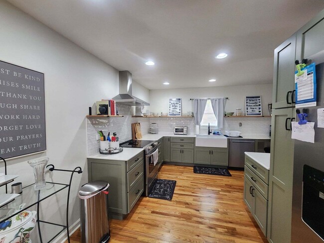 Building Photo - 1508 Johnson Blvd