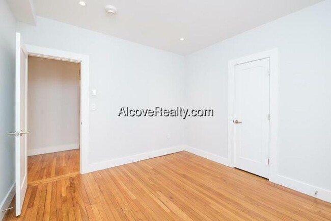 Building Photo - 17a Forest St