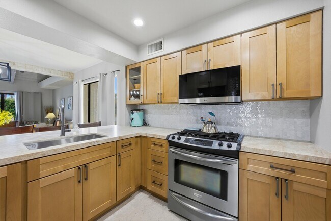 Building Photo - 436 Sunningdale Dr